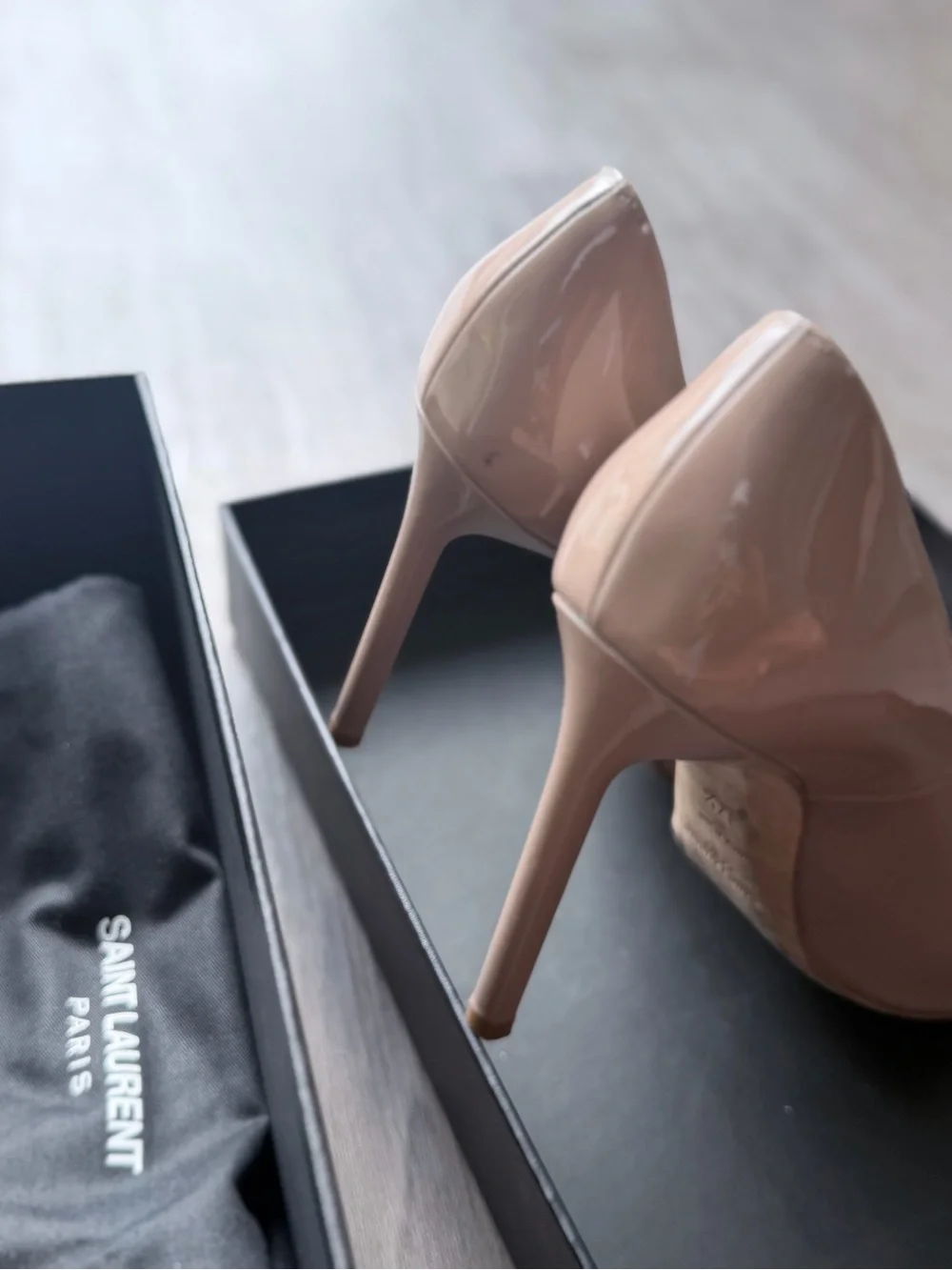Saint Laurent sleek saint